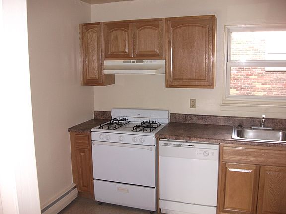 5th image of 60 E Park St #Ee90aa501