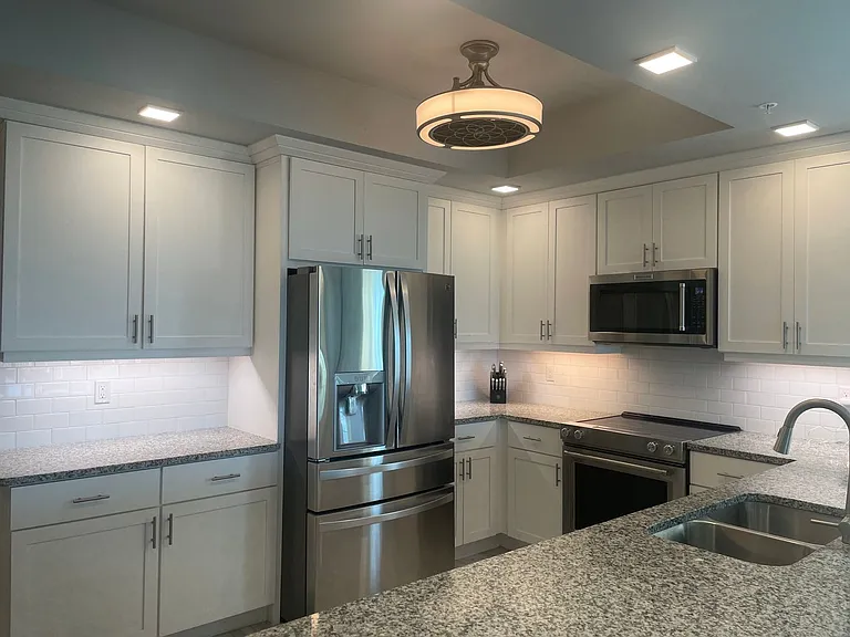 260 Hidden Bay Dr #401 — Photo 7