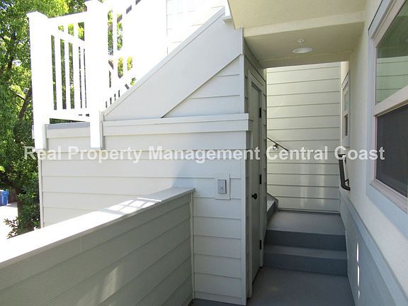 3rd image of 639-641 Pismo St #1