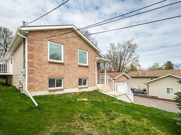3rd image of 307 Amherst Dr