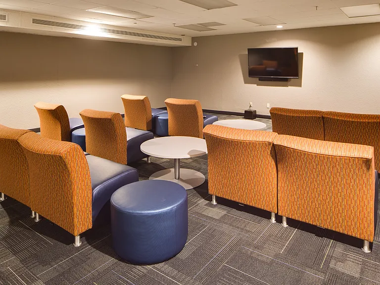 E Street Flats - Student Housing — Photo 32