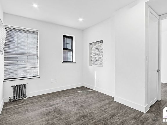 3rd image of 11920 Union Tpke APT E3a3