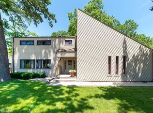 2330 Kieth Ct, Rolling Meadows, IL 60008