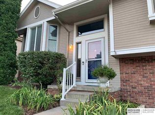 15678 Hamilton St NW, Omaha, NE 68118