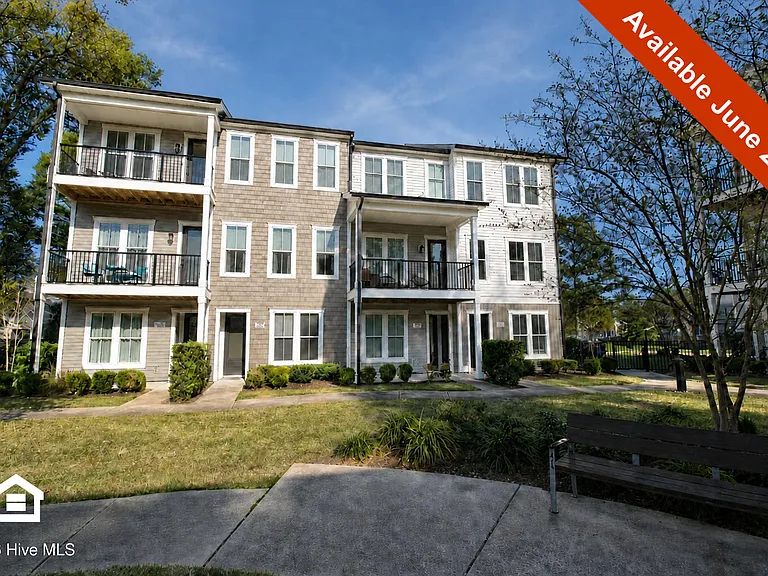 331 McIvers Aly — Photo 1