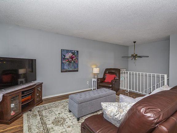 4th image of 3555 Avon Dr