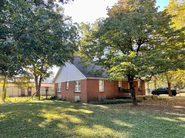 100 NW 3rd St, Corning, AR 72422