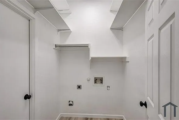 7017 Inglenook Dr — Photo 10