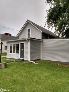107 S Mulberry St, New Sharon, IA, 50207