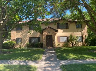 2860 Maplecrest Rd APT 3, Bettendorf, IA 52722