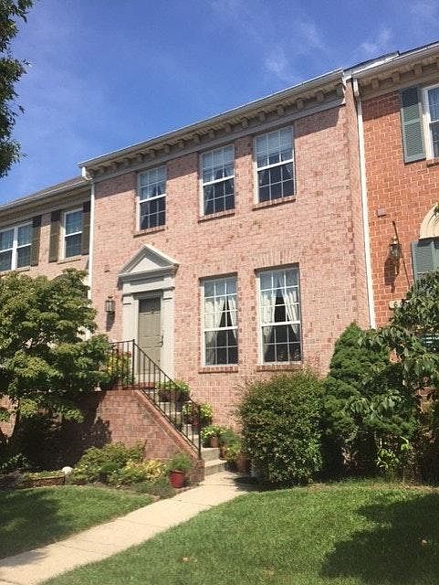 1st image of 62 Roger Valley Ct