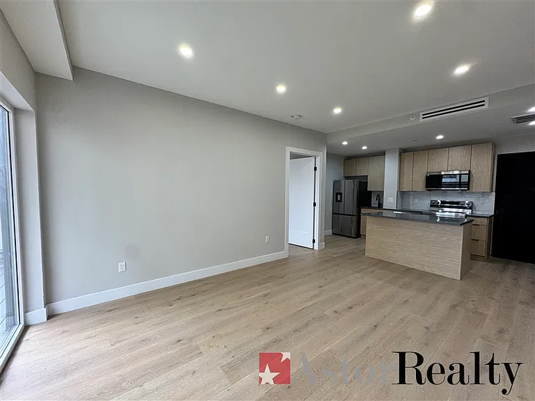 30-85 31st St #2E — Photo 6