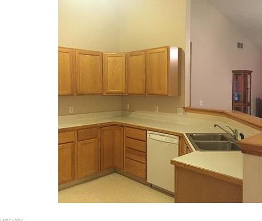 5th image of 3899 Dartford Ln