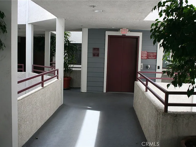 730 W 4th St #306 — Photo 12
