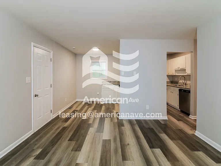 599687_005_wm_-_living_room_13526947.jpg