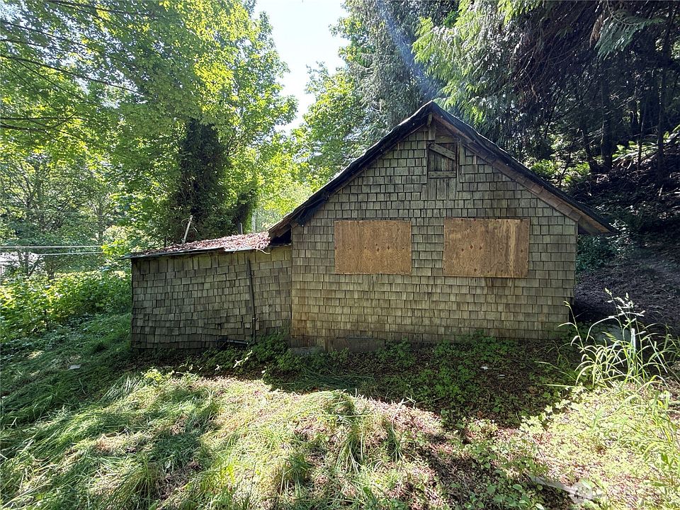 1st image of 1020 S Valley Street