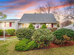 603 Minnerva Rd, Glen Burnie, MD 21061