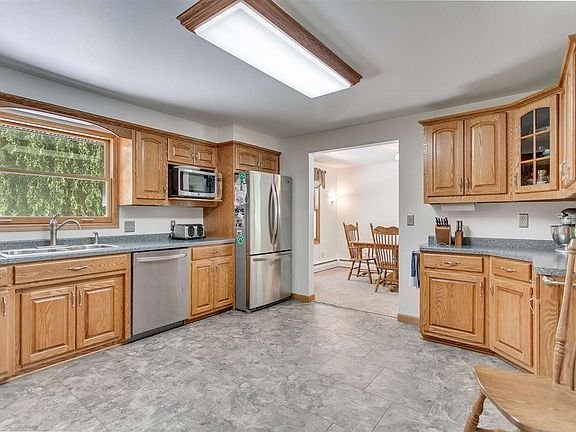 Kitchen includes stainless steel appliances