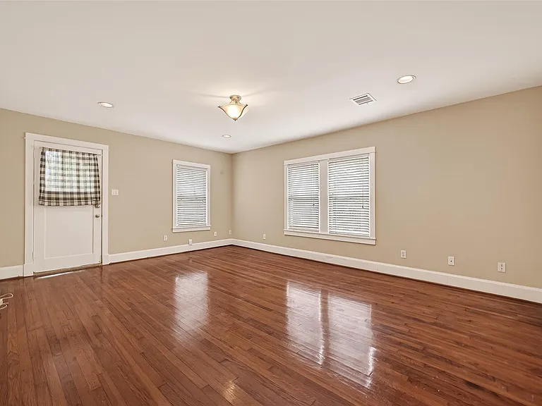 1807 Crocker St #A — Photo 6