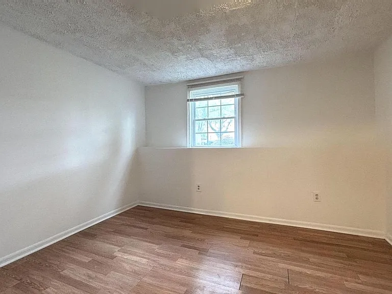 8106 Rhode Island Ave — Photo 10