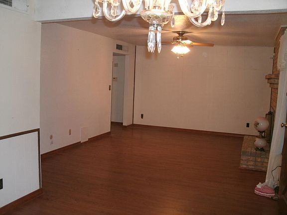 3rd image of 10909 Cardigan Dr