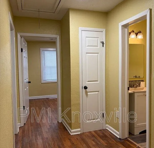 2340 Boxwood Ln — Photo 11