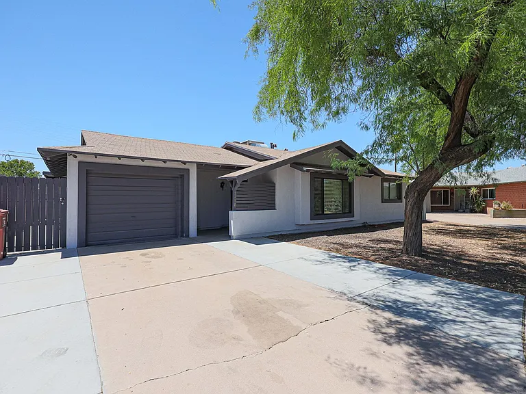 2318 N 84th Pl — Photo 47