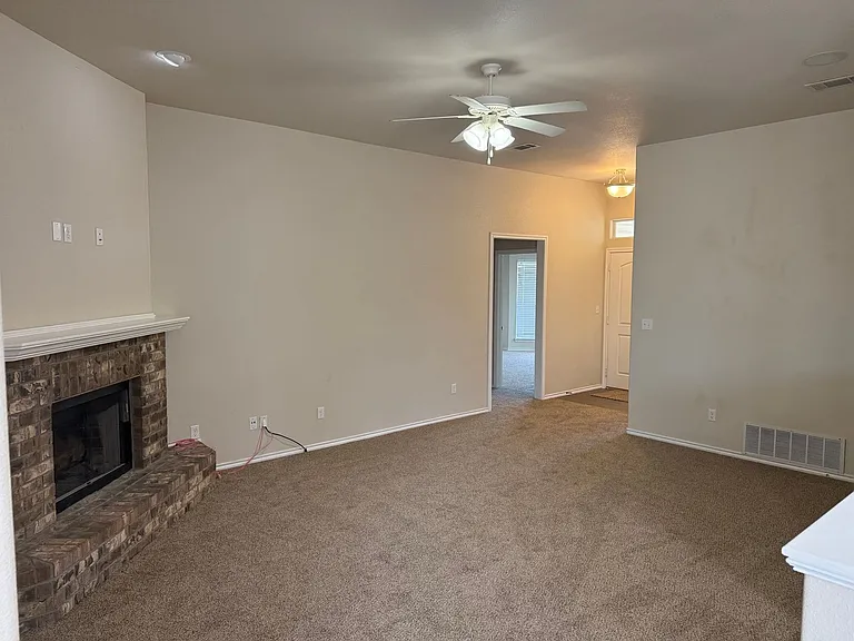 660 Duke Ave — Photo 4