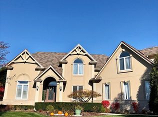 10 Loblolly Ct, Lemont, IL 60439