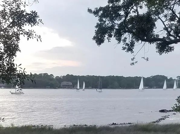 6 Marina Cove Dr, Niceville, FL 32578