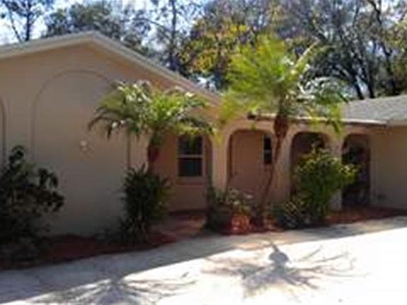 2nd image of 3340 Lake Padgett Dr