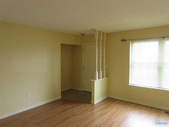 2nd image of 1006 Lakehurst Dr