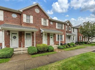 60 Olde Stone Ln #60, Lancaster, NY 14086