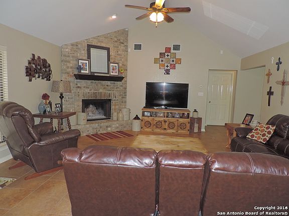 4th image of 1184 Country View Dr
