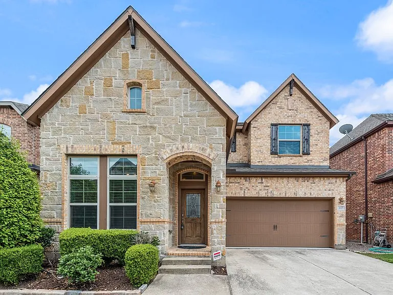 1127 Piedmont Ln — Photo 4