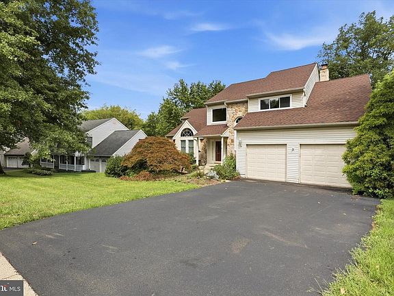 2nd image of 216 Cassandra Dr