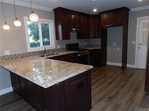 5th image of 1645 Greenwood Ave