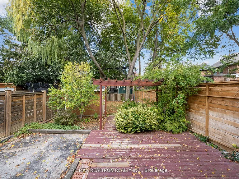 186 Wanless Ave — Photo 39