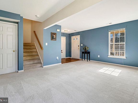 5th image of 35912 Carriage Hill Dr