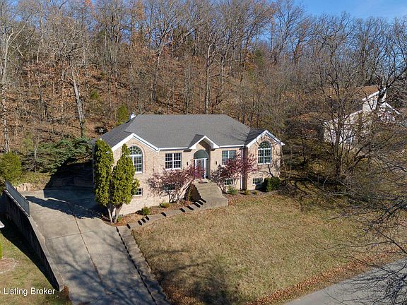 2nd image of 2907 Windsor Forest Dr