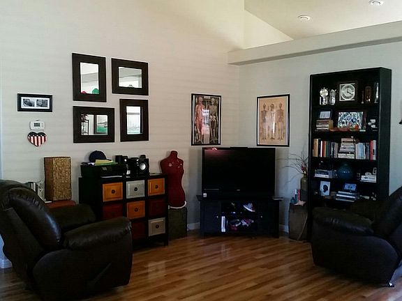 2nd image of 2439 Maher Ave