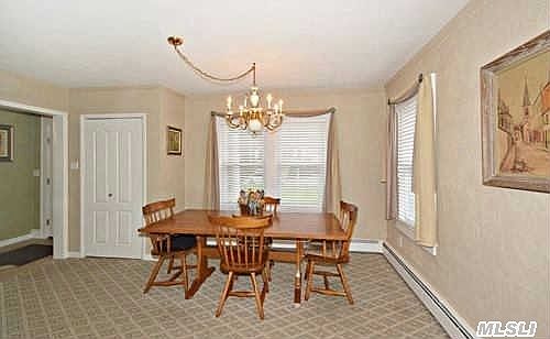 4th image of 8 Edison Dr