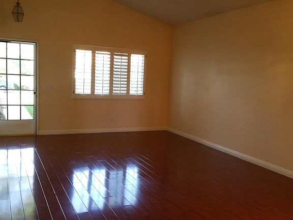 4th image of 25747 Barclay Dr