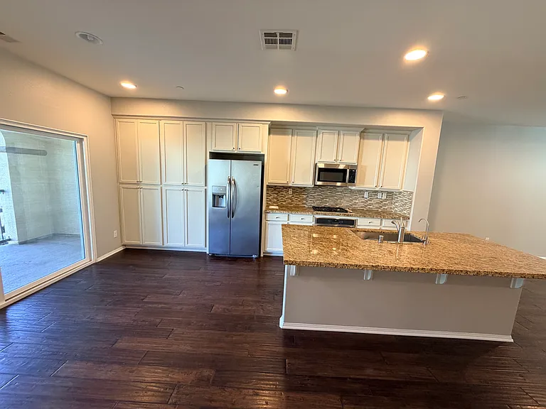 40879 Belleray Ave — Photo 12
