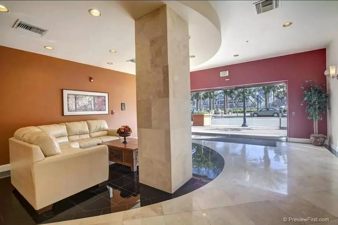 Building Photo - 350 K St #617