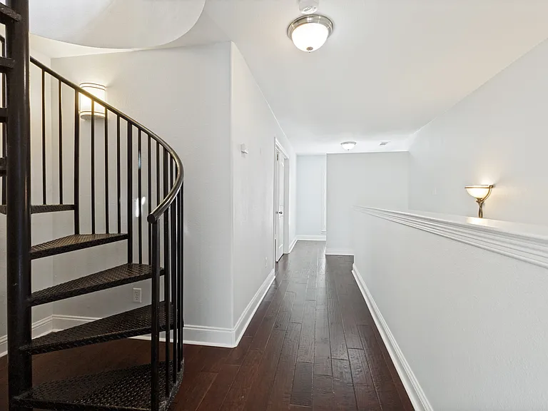 4002 Brownstone Ct — Photo 5