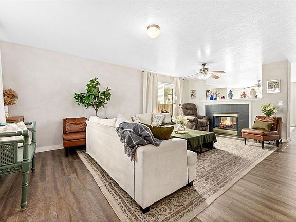 4th image of 5021 Lathrop Pl