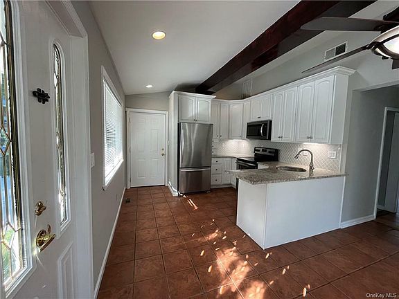 3rd image of 48 Kleitz Ave