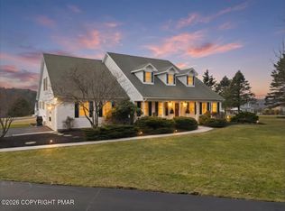 437 Ramblewood Dr, Saylorsburg, PA 18353