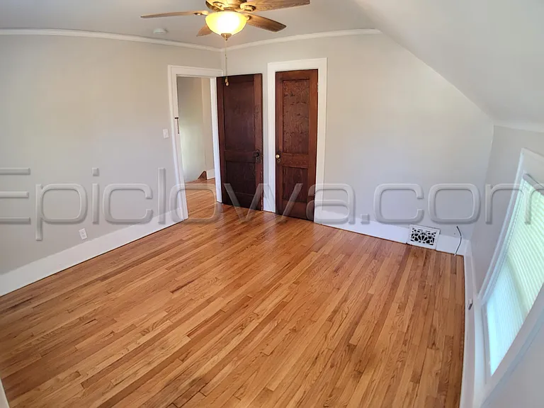 1112 Maplewood Dr NE — Photo 16